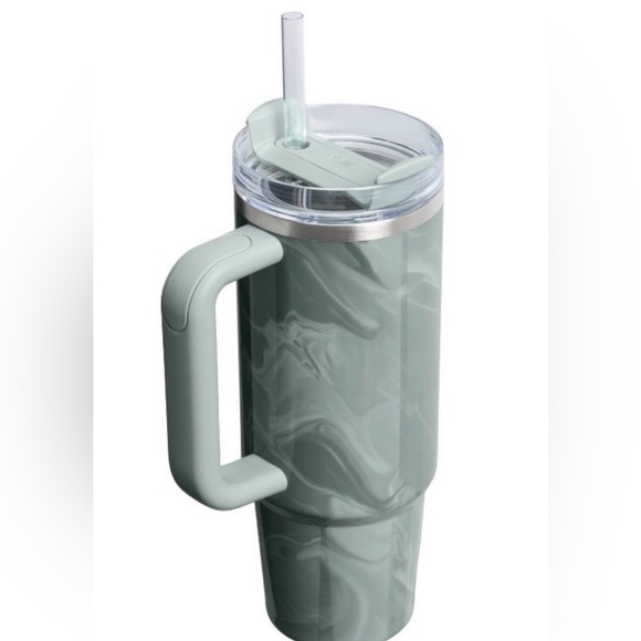 Stanley 30 oz Stainless Steel H2.0
Flowstate Quencher Tumbler Agate
Calacatta - Picture 3 of 4